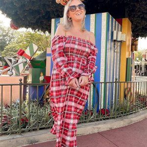 HALLMARK CALLS ME‎ FOR CHRISTMAS DRESS